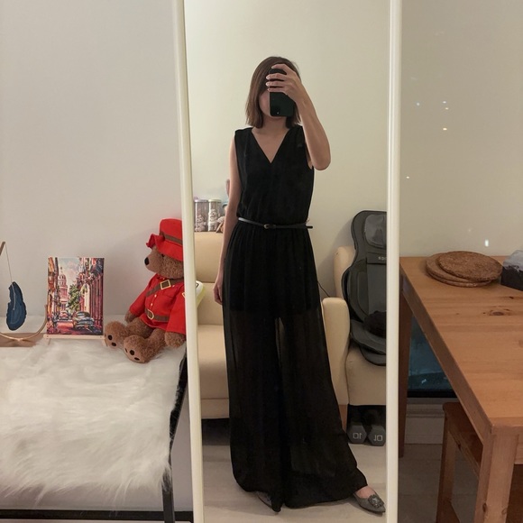 Very elegant and sexy wide leg jumpsuits - Picture 4 of 9